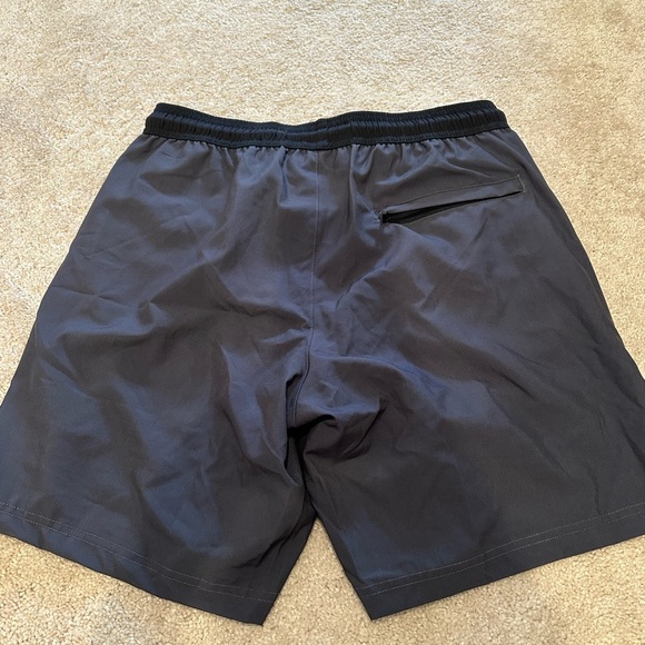 Maamgic Men’s gray 7” swim trunks size small NWT - Picture 2 of 2